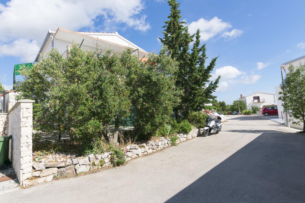 Apartments Ksenija Primosten Exterior photo