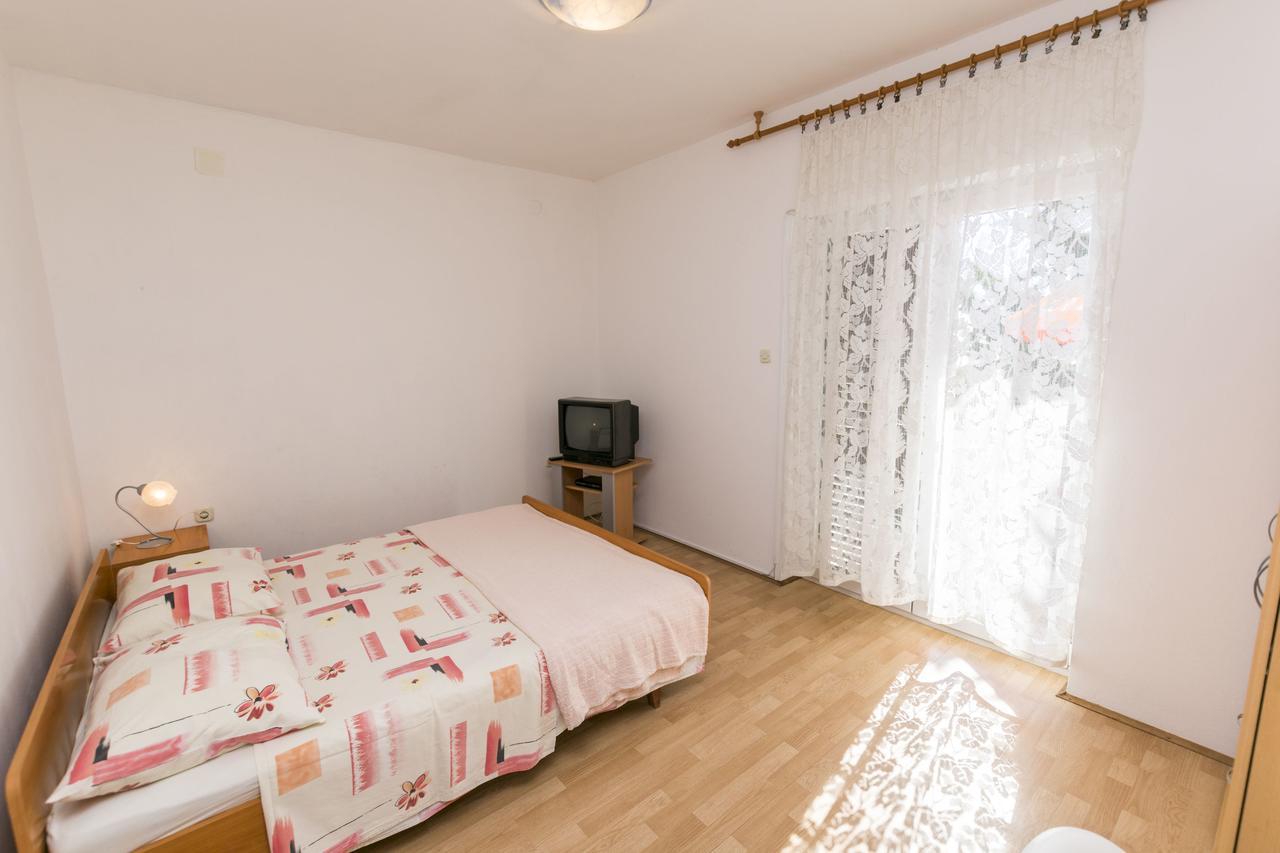 Apartments Ksenija Primosten Exterior photo