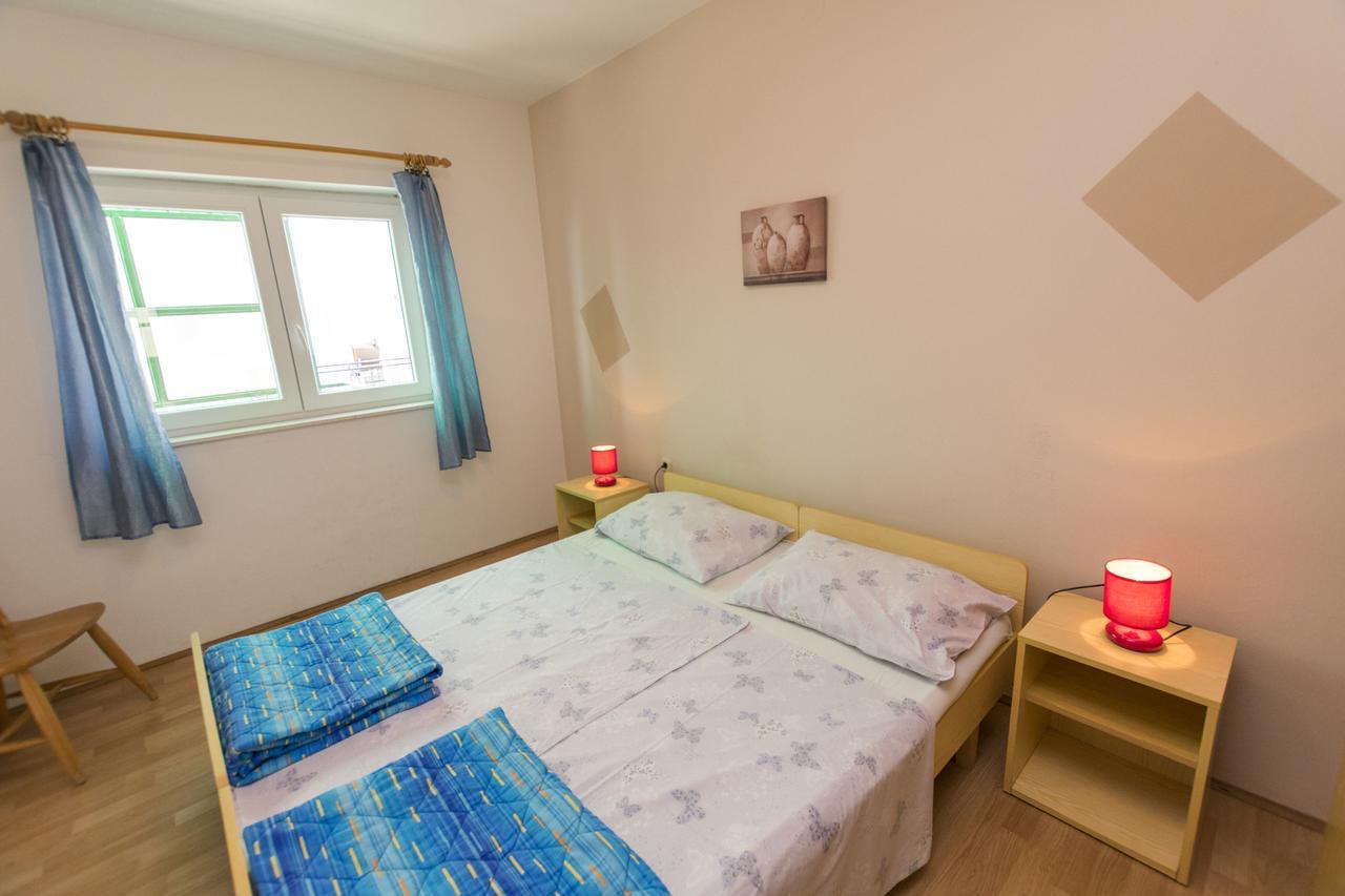 Apartments Ksenija Primosten Exterior photo